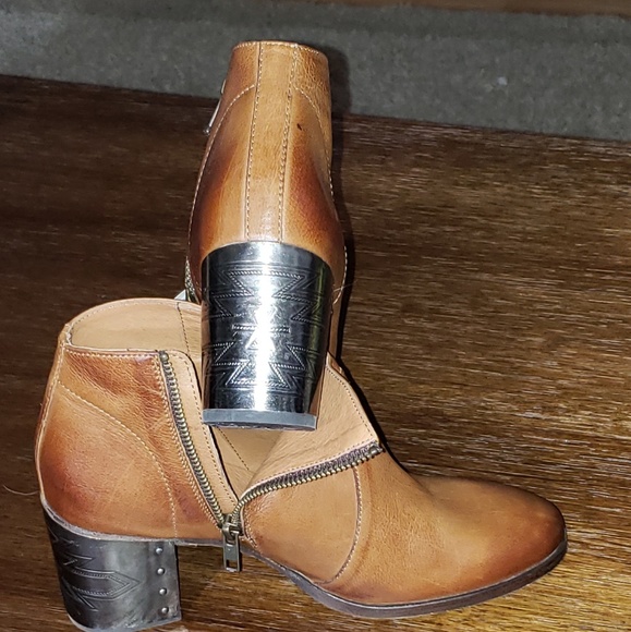 Brand new Frye booties - Picture 5 of 7